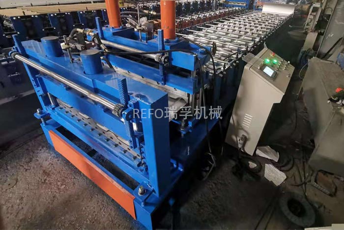 LLW37-270-1080琉璃瓦辊压成型机